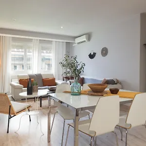 https://letsgo-diagonal-avenue-apartment.topbarcelonahotels.com