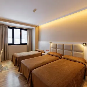 3* Ξενοδοχείο House